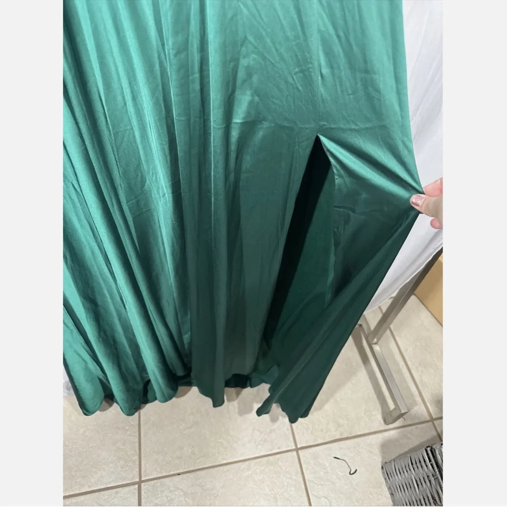 NEW IEENA Mac Duggal [ 16‎ ] Long Sleeve V-Neck A-Line Gown Emerald Green - Picture 12 of 16